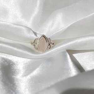 Anillo Plata Cuarzo Rosa "TRIQUETA" | Amor