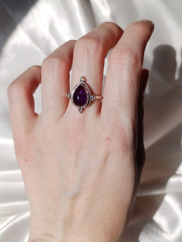 Anillo Plata Amatista "PÉTALO" | Transformación - Imagen 3