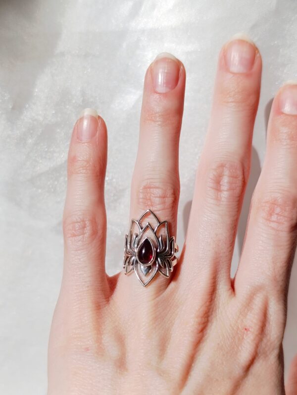 Anillo Plata Granate "FLOR DE LOTO" | Pasión - Imagen 3