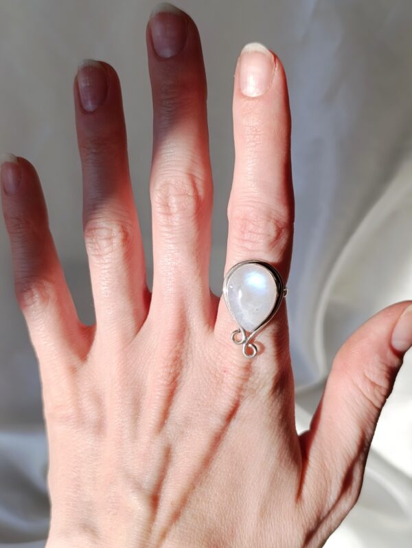 Anillo plata Piedra luna "AINE" | INTUICIÓN - Imagen 2