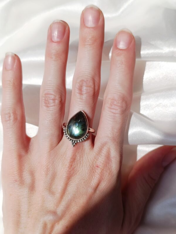 Anillo plata Labradorita "DEVÍ" | "Transformación" - Imagen 3
