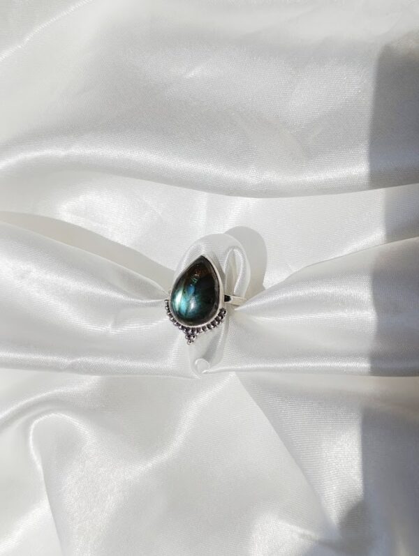 Anillo plata Labradorita "DEVÍ" | "Transformación"